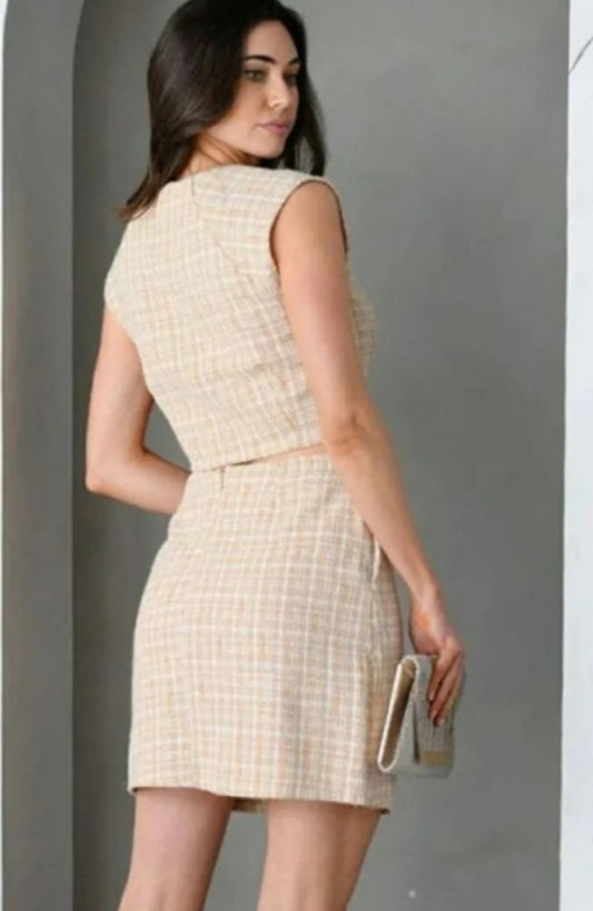 Conjunto beige Top y Falda