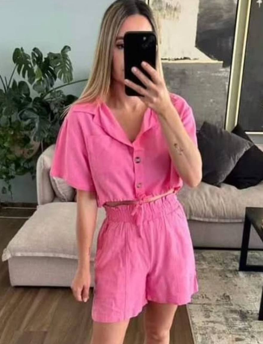 Conjunto short y crop top rosa