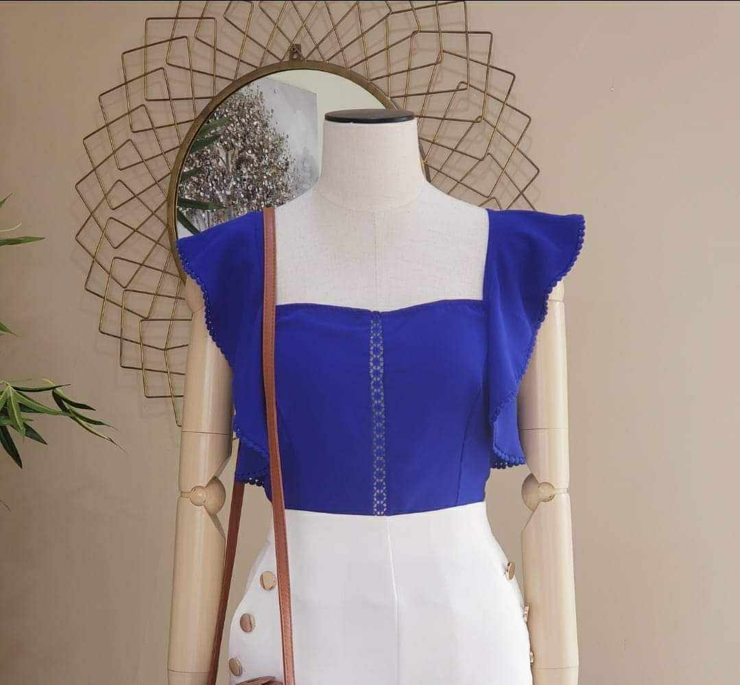 BLUSA AZUL OLANES